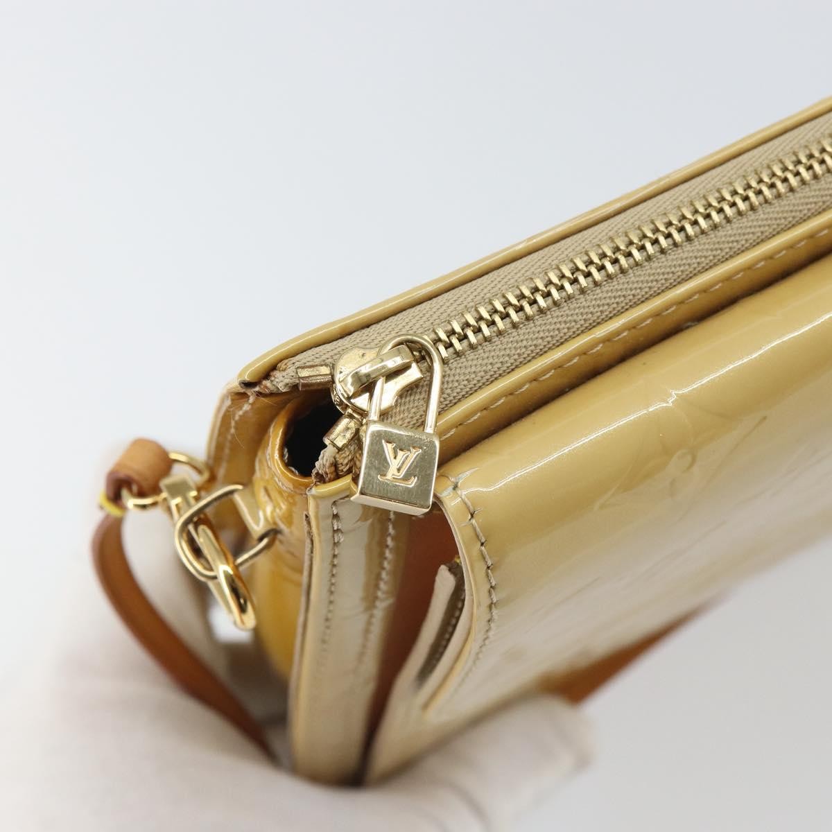 Louis Vuitton Mott Handbag Monogram Vernis Beige Patent_Leather Clutche & Pouche Bag (Pre-Owned)