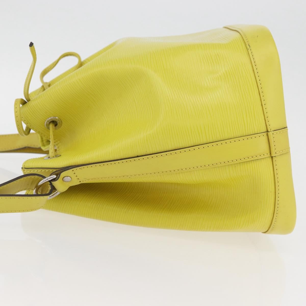 Louis Vuitton Petit Noe Handbag Epi Leather Green Leather Handbag (Pre-Owned)