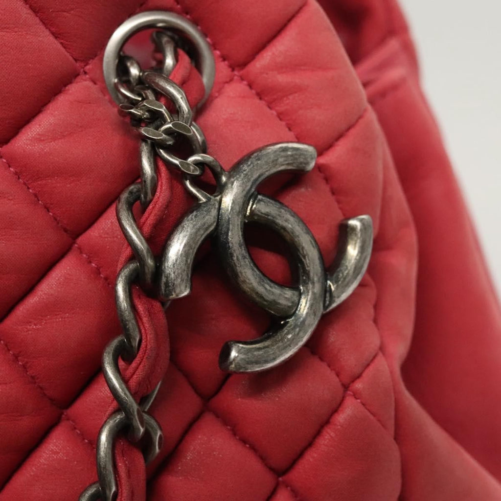 Chanel Matelasse Chain Shoulder Bag Leather Pink Leather Handbag (Pre-Owned)