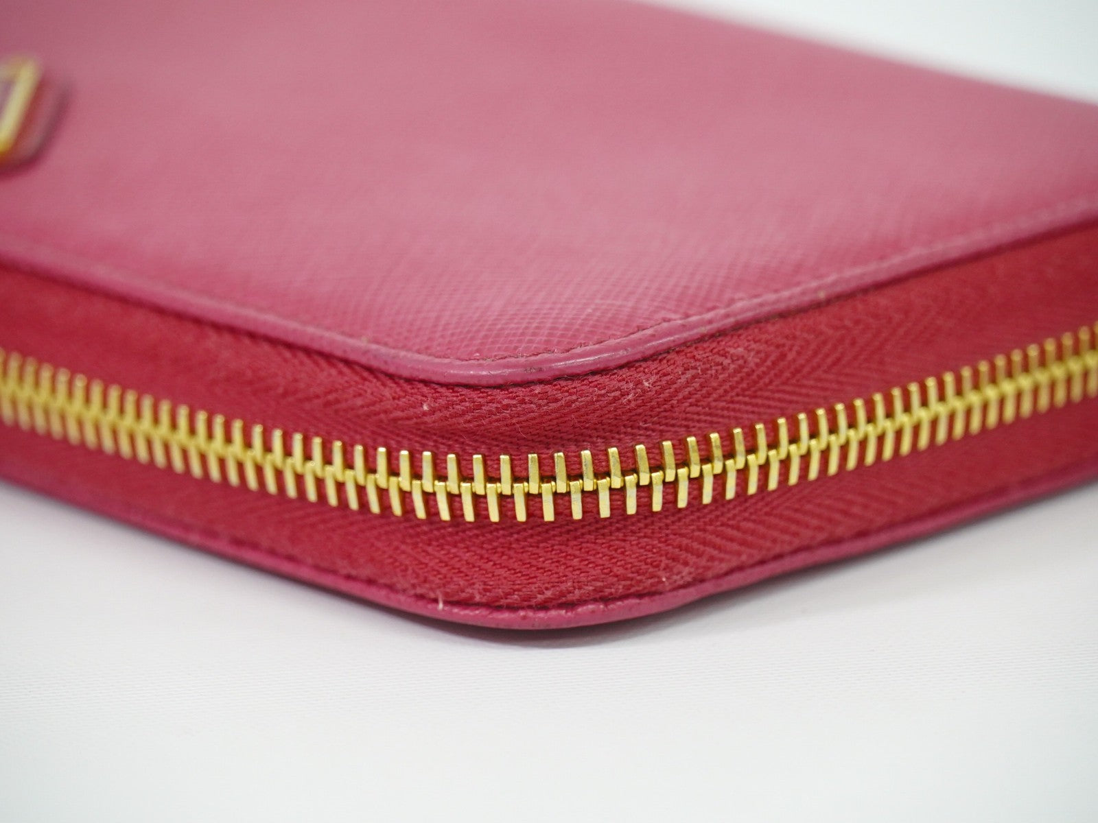 Prada Zip Around Tab Wallet Saffiano Leather Pink Leather Wallets Accessory (Pre-Owned)
