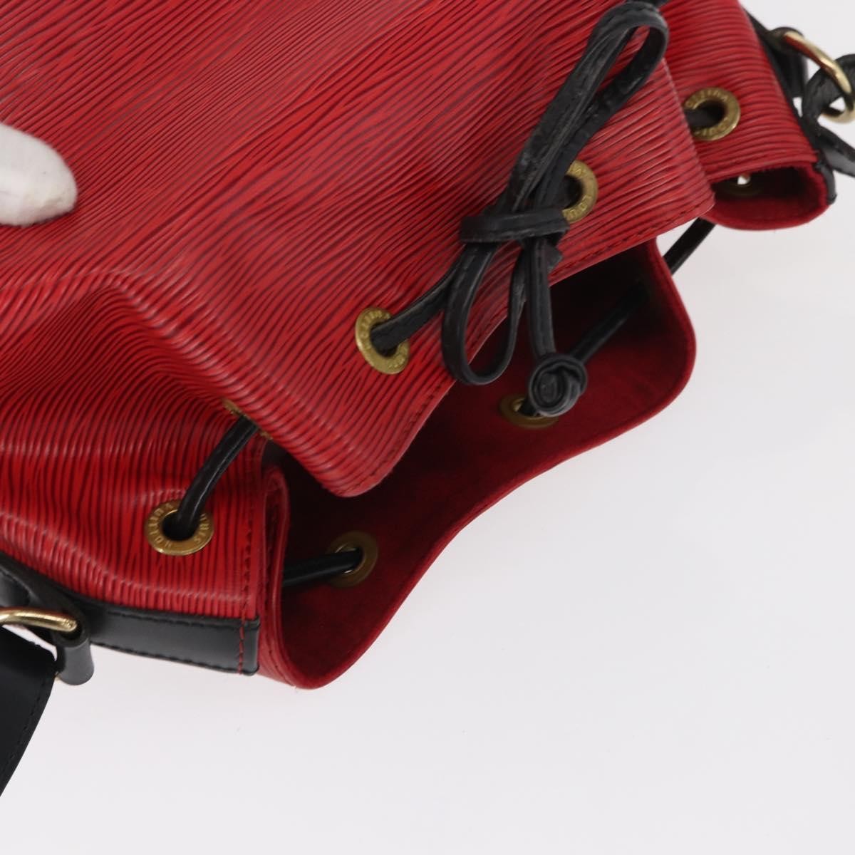 Louis Vuitton Bicolor Petit Noe Handbag Epi Leather Red Leather Shoulder Bag Bag (Pre-Owned)