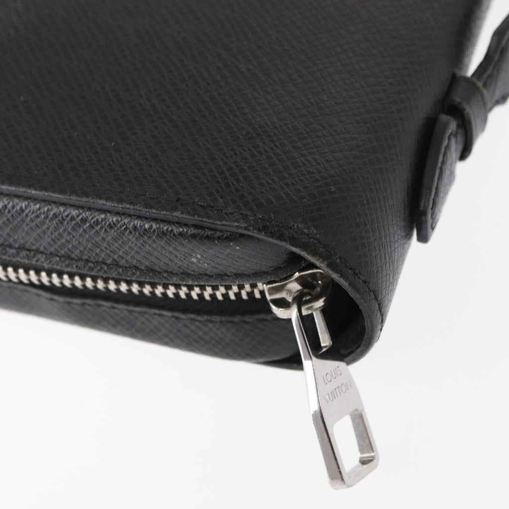Louis Vuitton Zippy Xl Taiga Leather Black Leather Wallets Accessory (Pre-Owned)