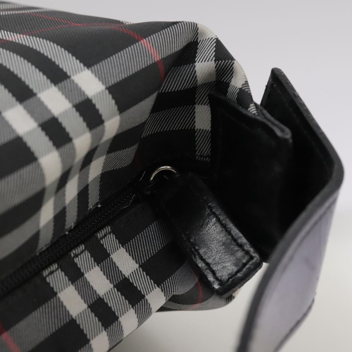Burberry Nova Check Handbag Nylon Black Nylon Handbag (Pre-Owned)