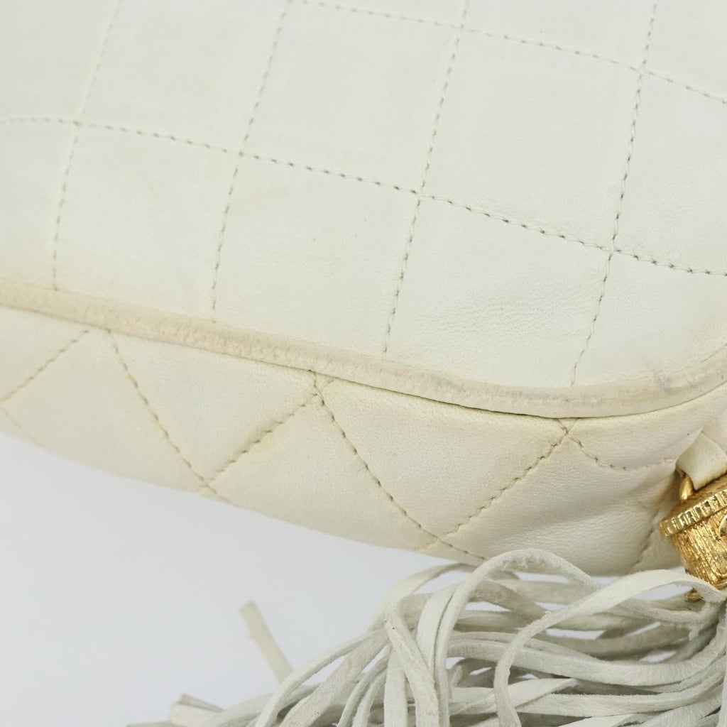 Chanel Vintage Diamond Tassel Crossbody Quilted Lambskin White Leather Clutche & Pouche Bag (Pre-Owned)