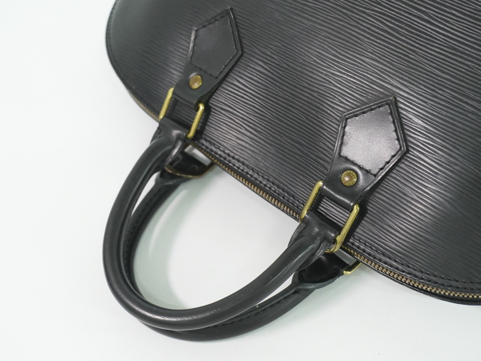 Louis Vuitton Alma Handbag Epi Leather Black Leather Handbag (Pre-Owned)