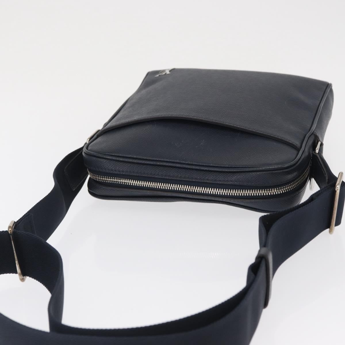 Louis Vuitton Alex Messenger Bag Taiga Leather Navy Leather Shoulder Bag Bag (Pre-Owned)