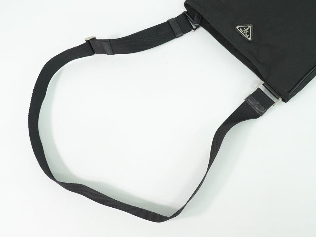 Prada Flat Messenger Bag Tessuto Black Nylon Shoulder Bag Bag (Pre-Owned)