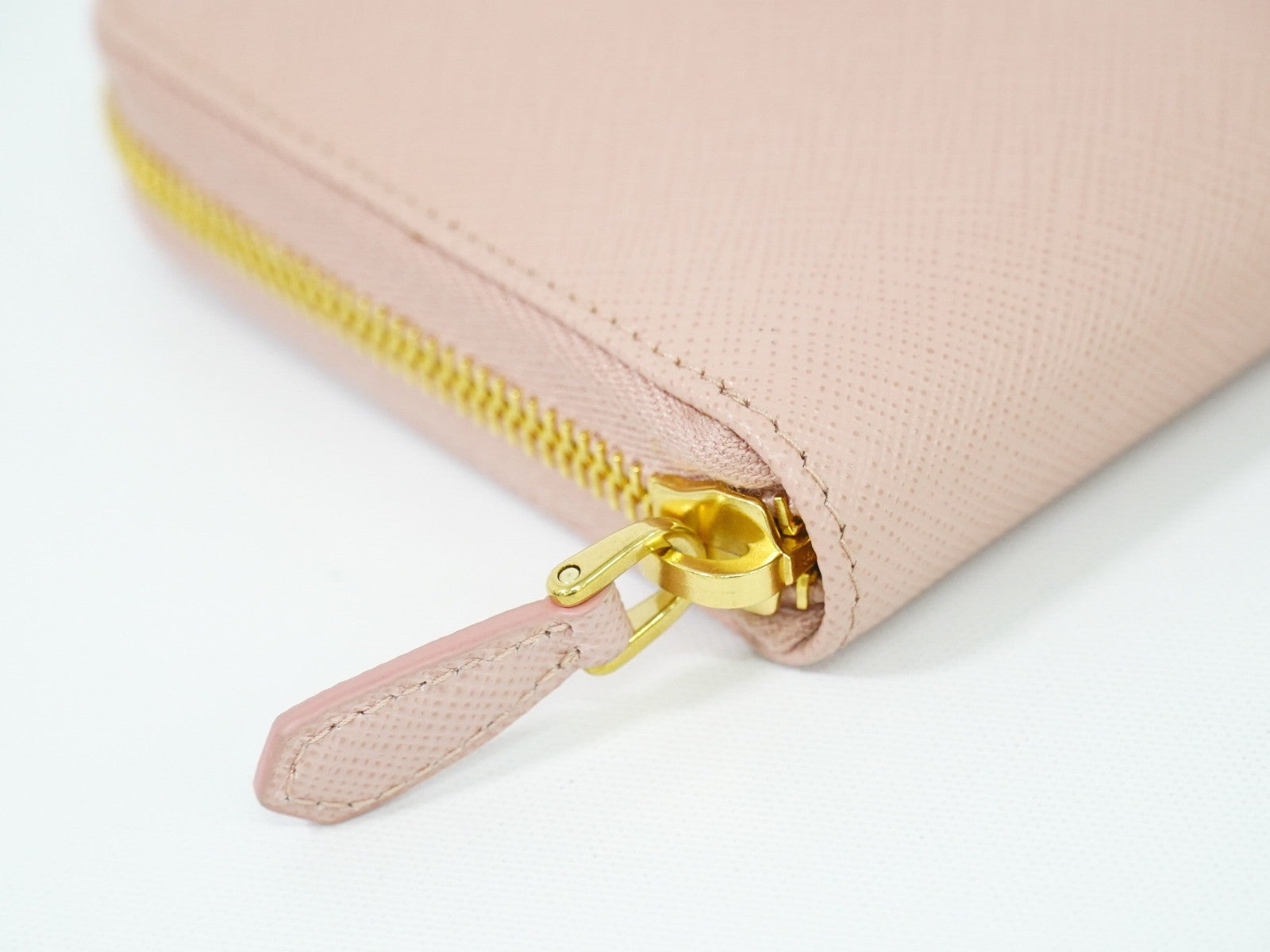 Prada Bow Zip Around Wallet Saffiano Leather Pink Leather Wallets Accessory (Pre-Owned)