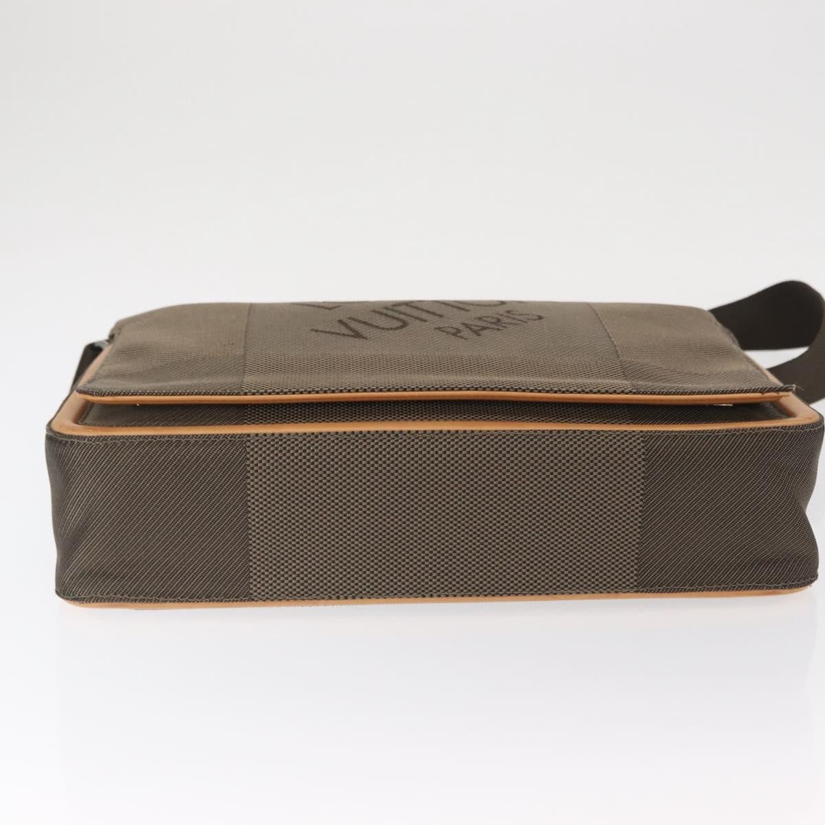 Louis Vuitton Terre Messenger Bag Damier Geant Canvas Brown Canvas Shoulder Bag Bag (Pre-Owned)