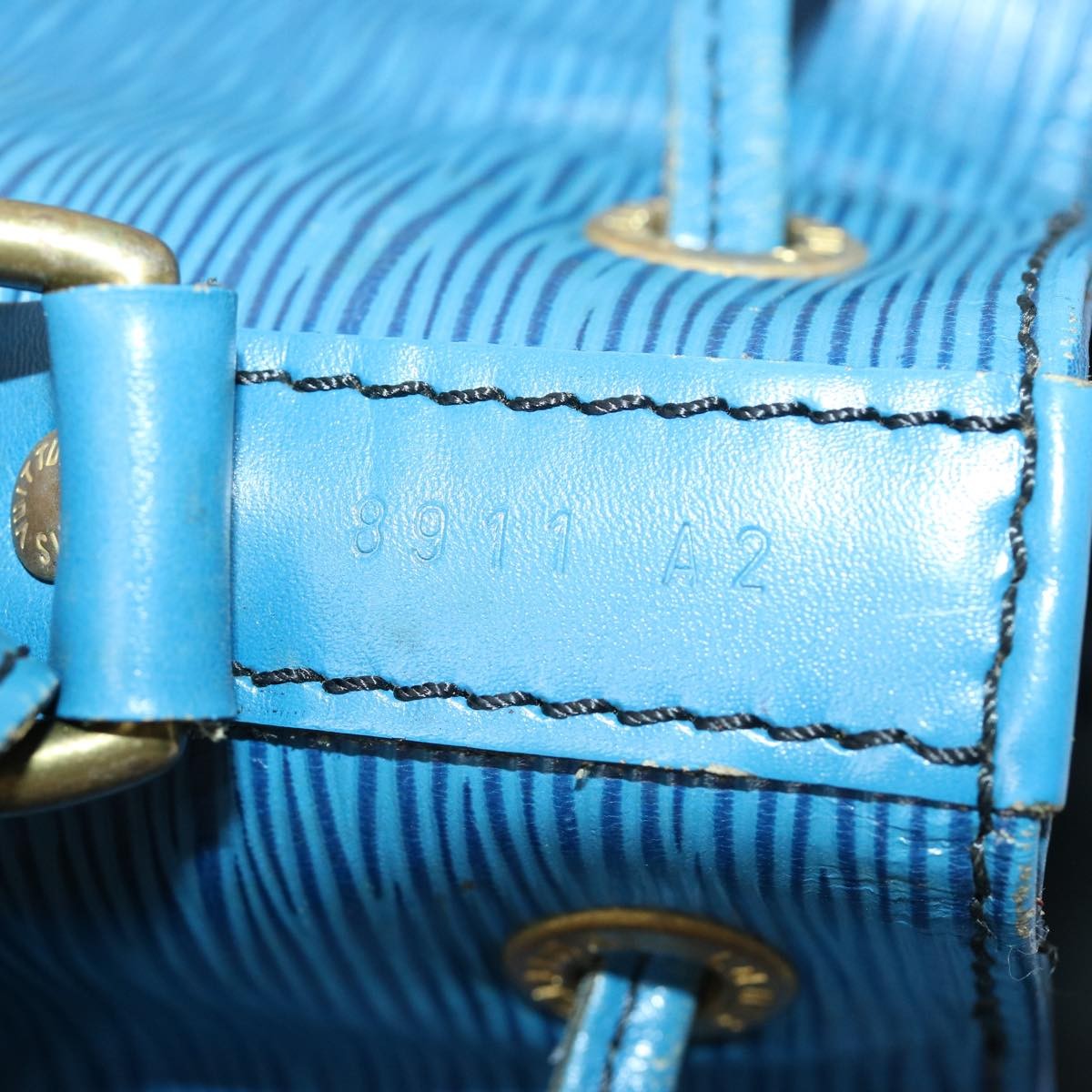 Louis Vuitton Petit Noe Handbag Epi Leather Blue Leather Shoulder Bag Bag (Pre-Owned)