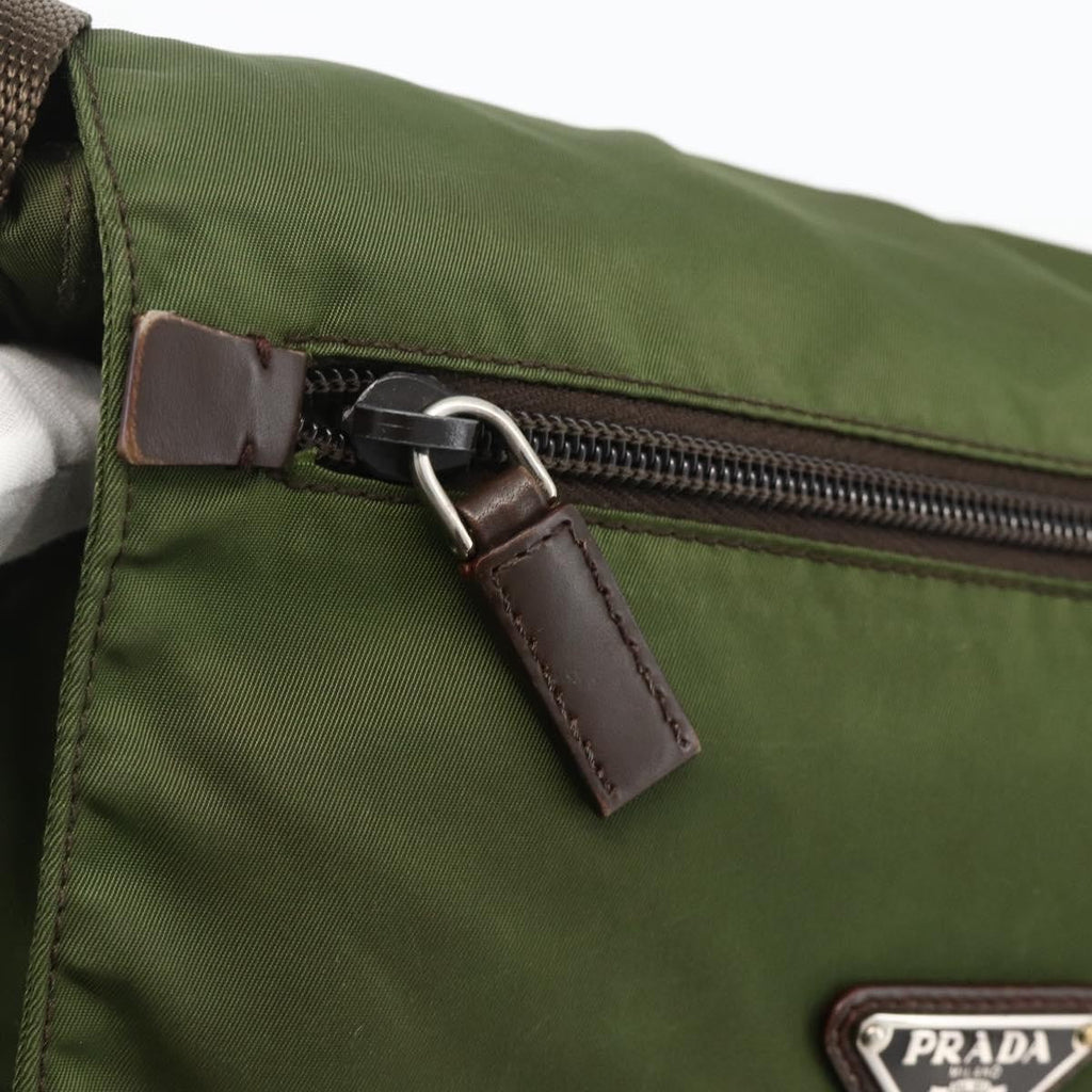 Prada Buckle Messenger Bag Tessuto Green Nylon Shoulder Bag Bag (Pre-Owned)