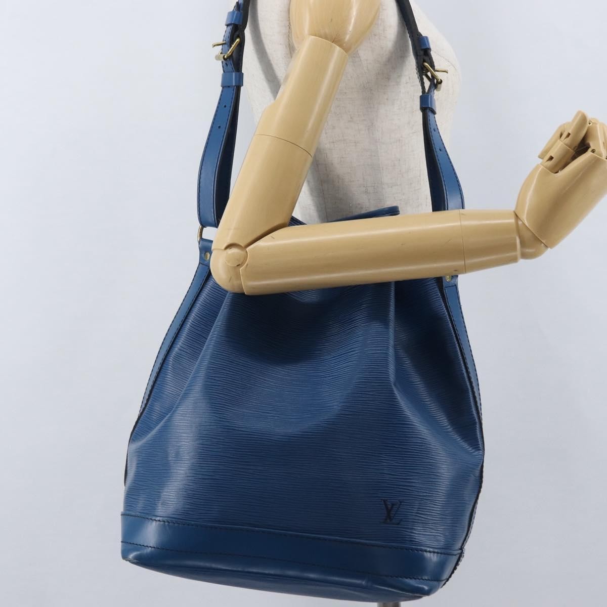 Louis Vuitton Petit Noe Nm Handbag Epi Leather Blue Leather Shoulder Bag Bag (Pre-Owned)