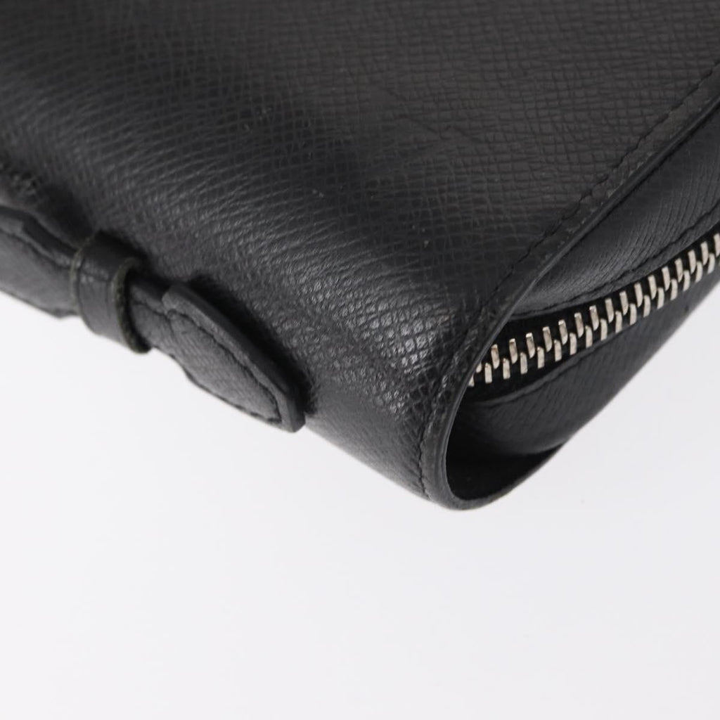 Louis Vuitton Zippy Xl Taiga Leather Black Leather Wallets Accessory (Pre-Owned)