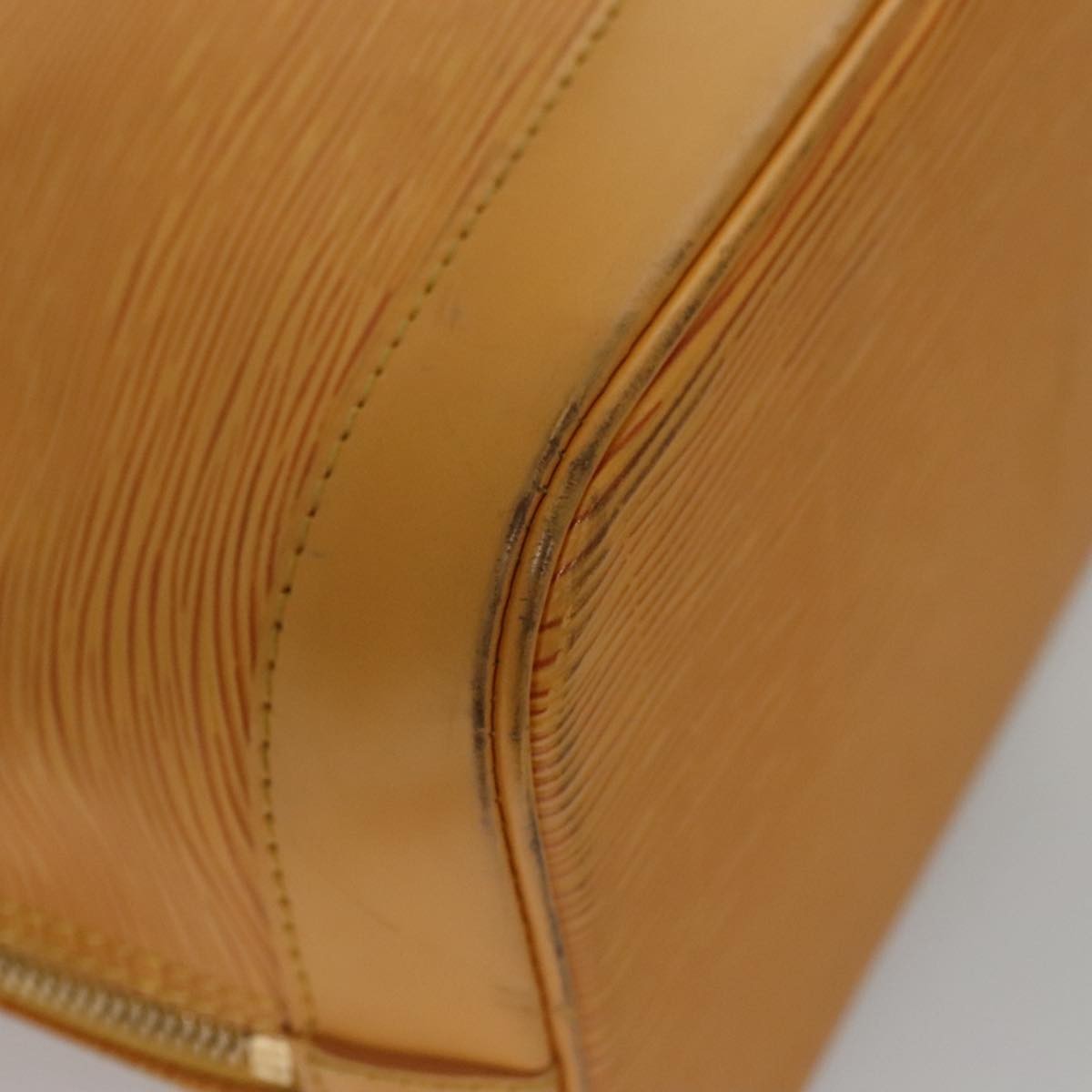 Louis Vuitton Alma Handbag Epi Leather Yellow Leather Handbag (Pre-Owned)