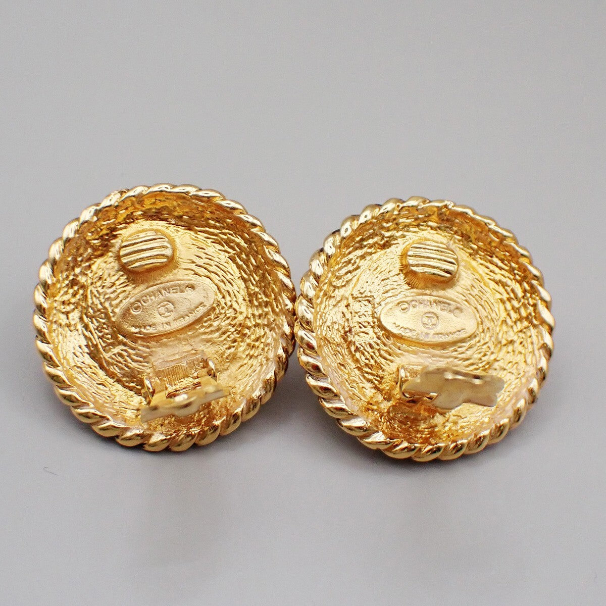Chanel Vintage Round Chain Clip-On Earrings Metal With Faux Pearl Gold Gold_Plated Earrings Jewelry (Pre-Owned)