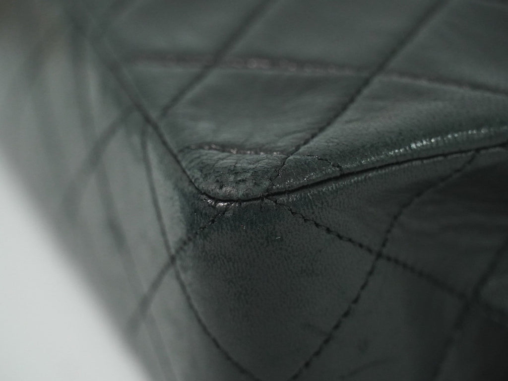 Chanel Vintage Square Classic Single Flap Bag Quilted Leather Black Leather Handbag (Pre-Owned)