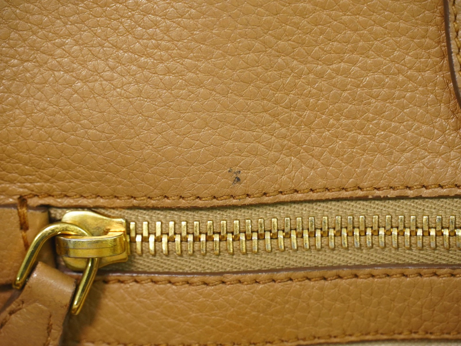 Prada Vintage Handbag Leather Beige Leather Handbag (Pre-Owned)