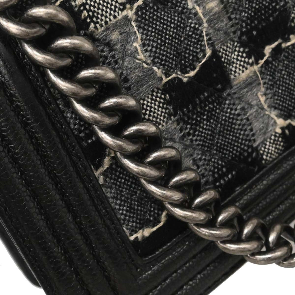 Chanel Boy Flap Bag Tweed And Leather Black Leather Shoulder Bag Bag (Pre-Owned)