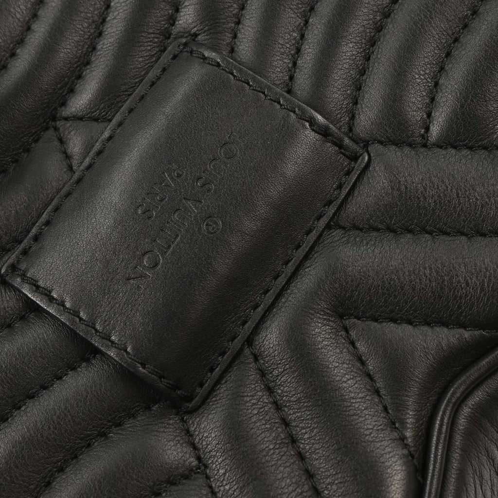 Louis Vuitton New Wave Heart Crossbody Bag Quilted Leather Black Leather Shoulder Bag Bag (Pre-Owned)