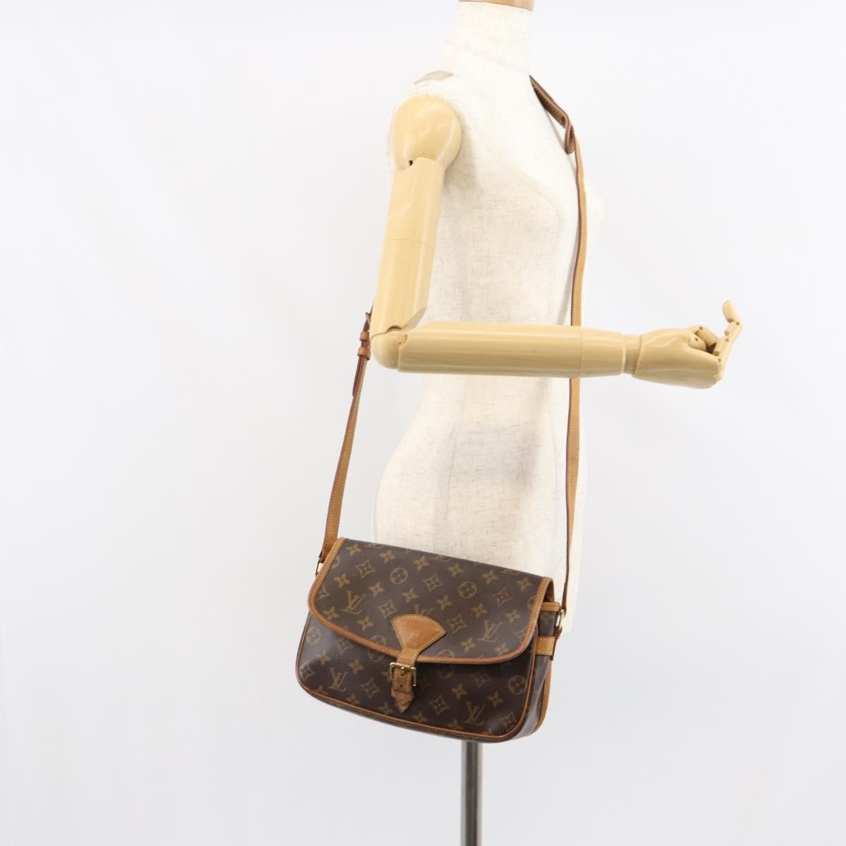 Louis Vuitton Sologne Handbag Monogram Canvas Brown Canvas Shoulder Bag Bag (Pre-Owned)