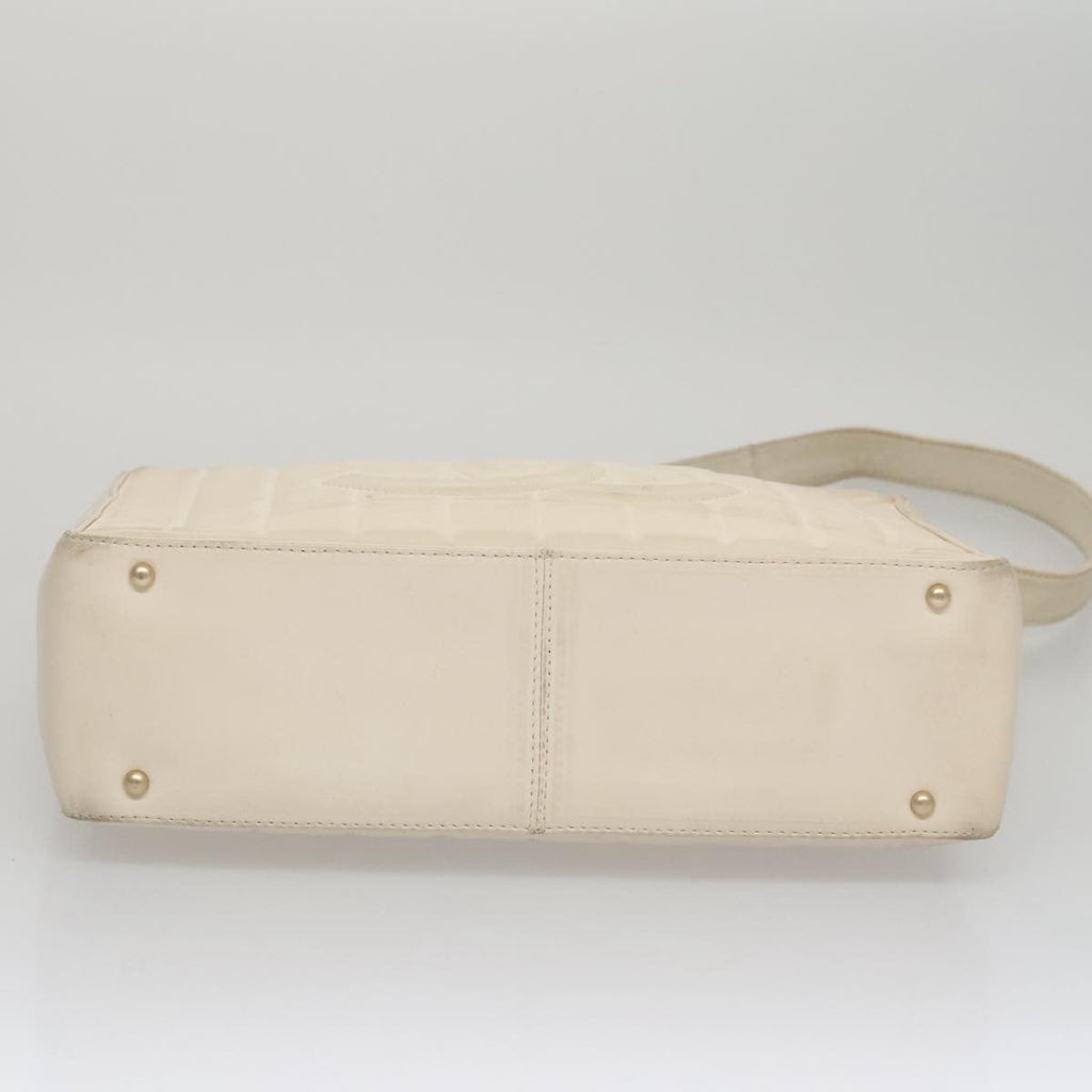 Chanel Chocolate Bar Cc Shoulder Bag Quilted Leather White Leather Shoulder Bag Bag (Pre-Owned)