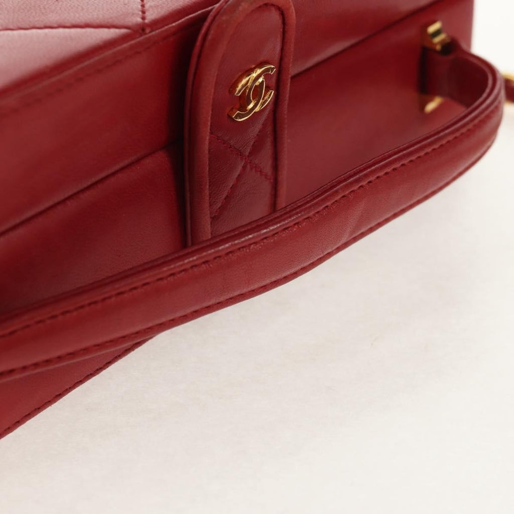Chanel Matelasse Chain Shoulder Bag Leather Red Leather Shoulder Bag Bag (Pre-Owned)