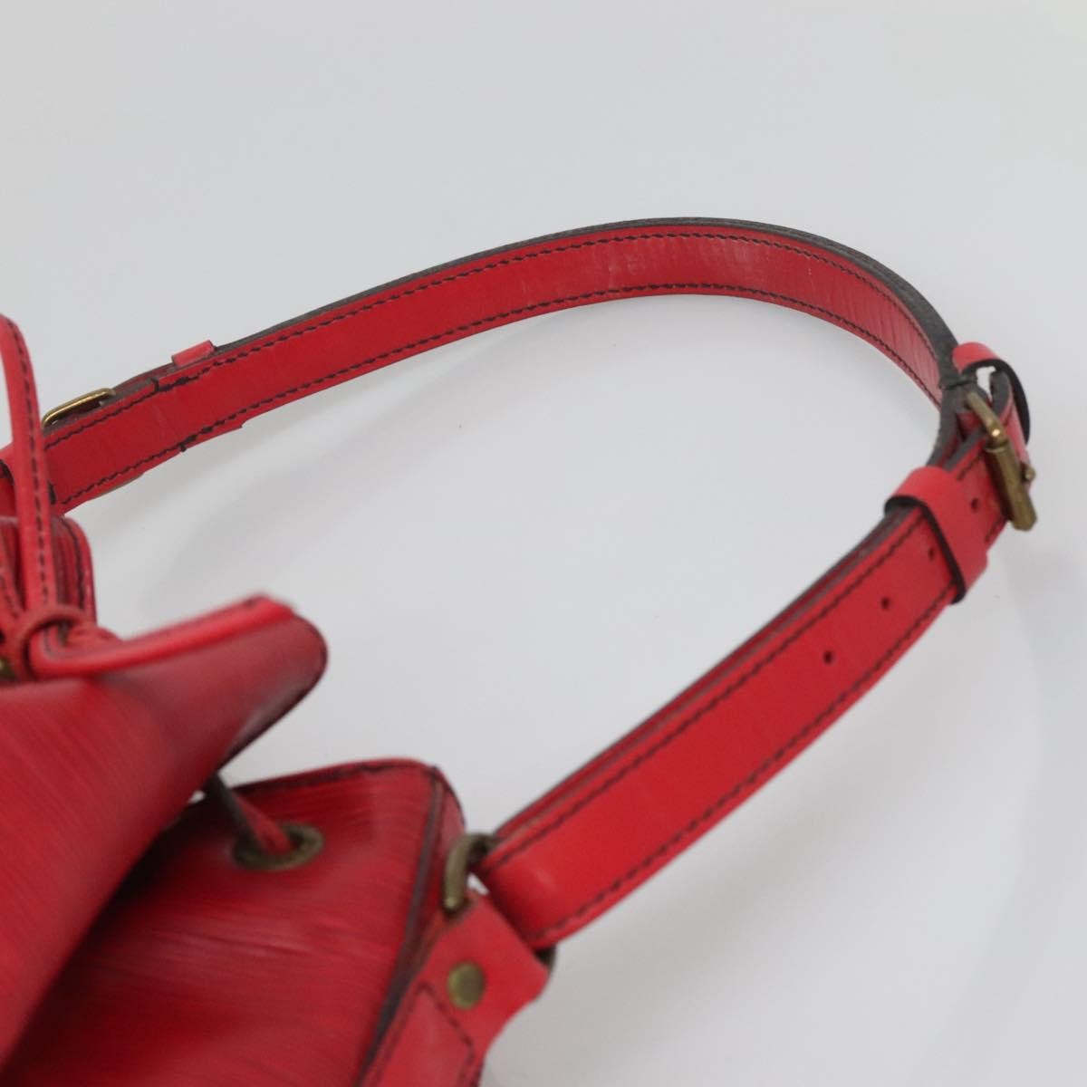Louis Vuitton Noe Handbag Epi Leather Red Leather Bag (Pre-Owned)