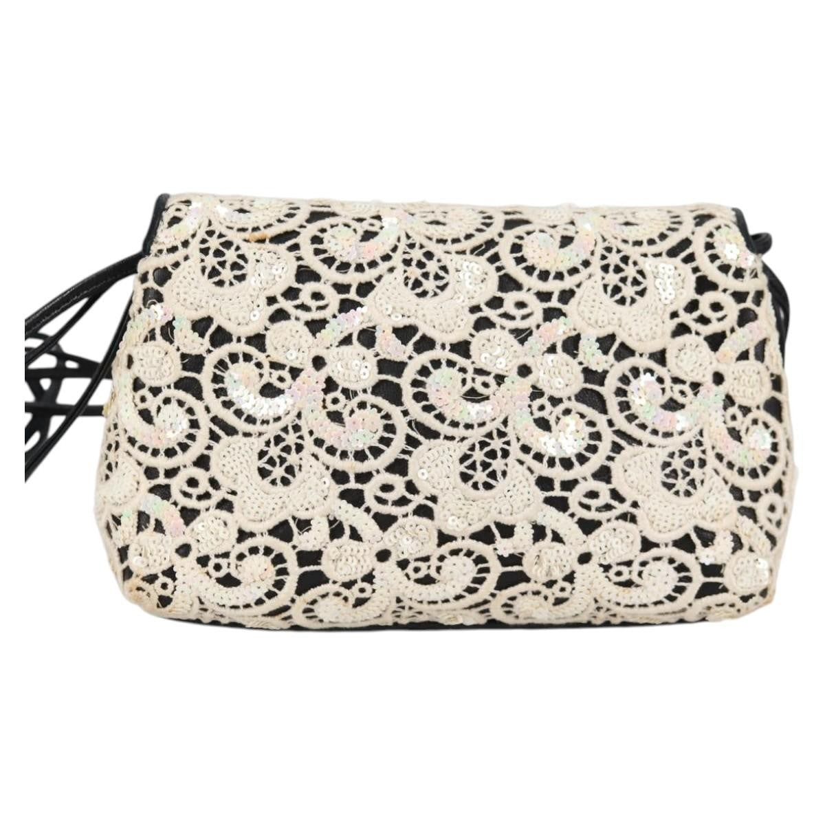 Chanel Floral Cc Flap Bag Leather White Leather Shoulder Bag Bag (Pre-Owned)