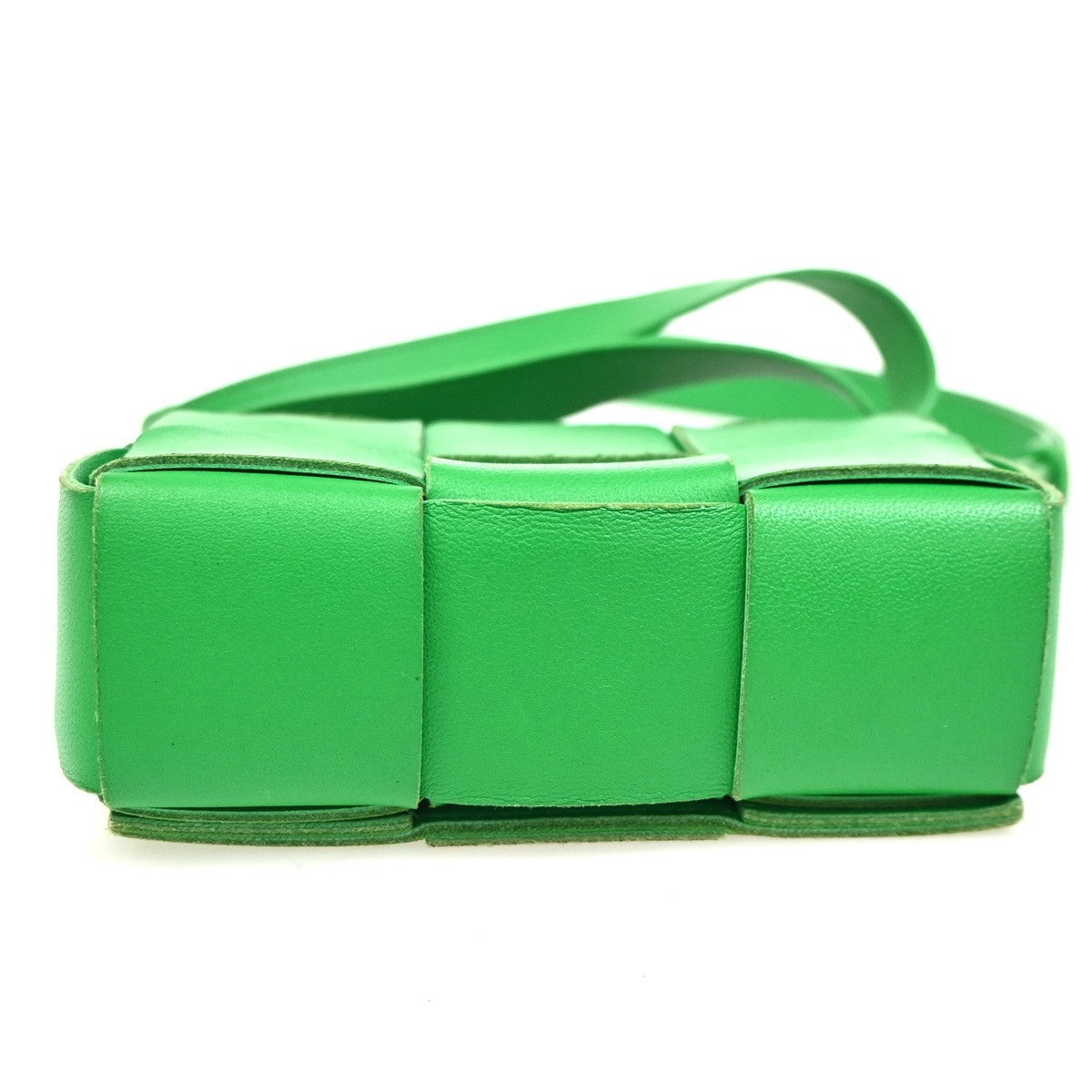 Bottega Veneta Cassette Crossbody Bag Maxi Intrecciato Leather Green Leather Shoulder Bag Bag (Pre-Owned)