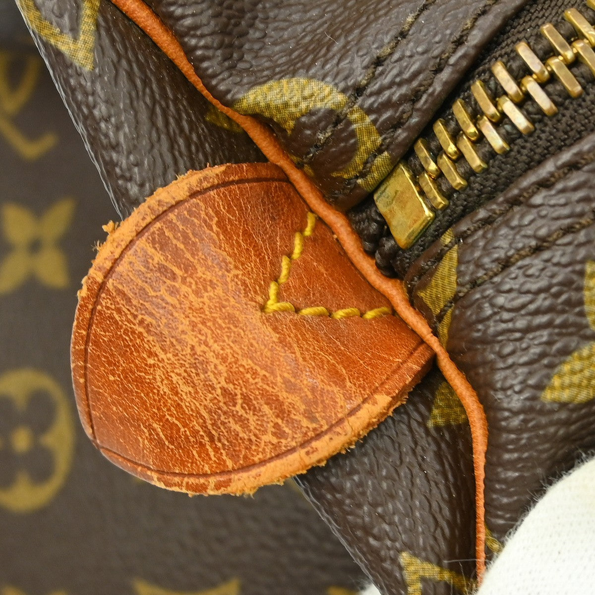 Louis Vuitton Keepall Bag Monogram Canvas Brown Canvas Travel Bag Bag (Pre-Owned)