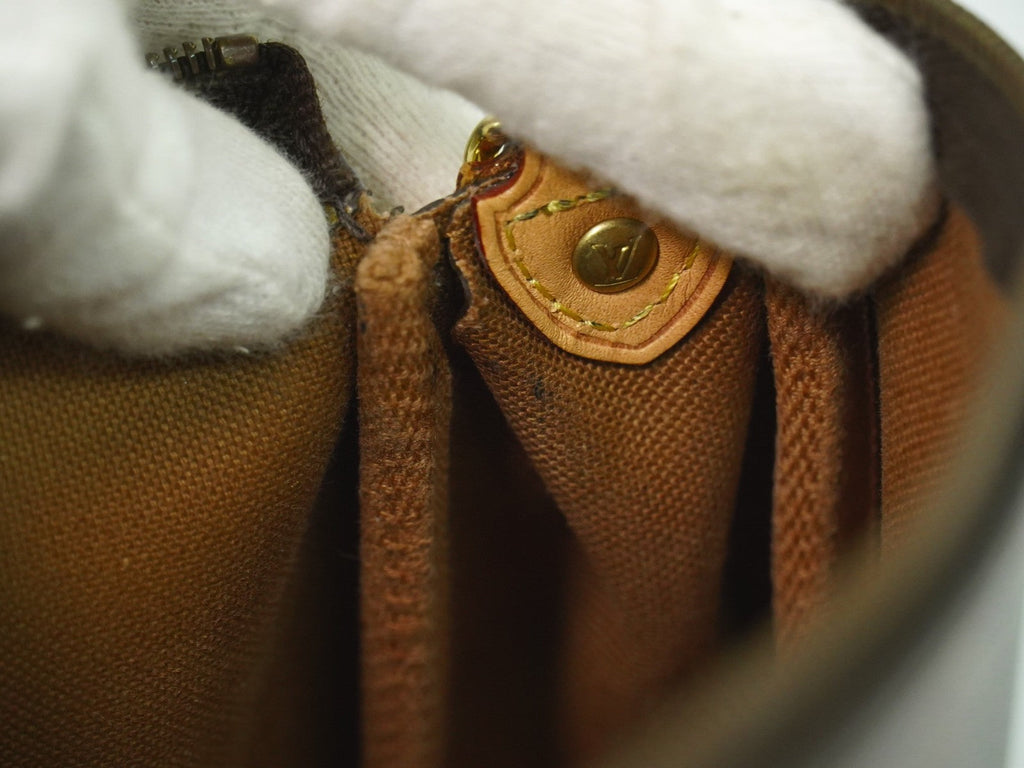 Louis Vuitton Eva Handbag Monogram Canvas Brown Canvas Clutche & Pouche Bag (Pre-Owned)