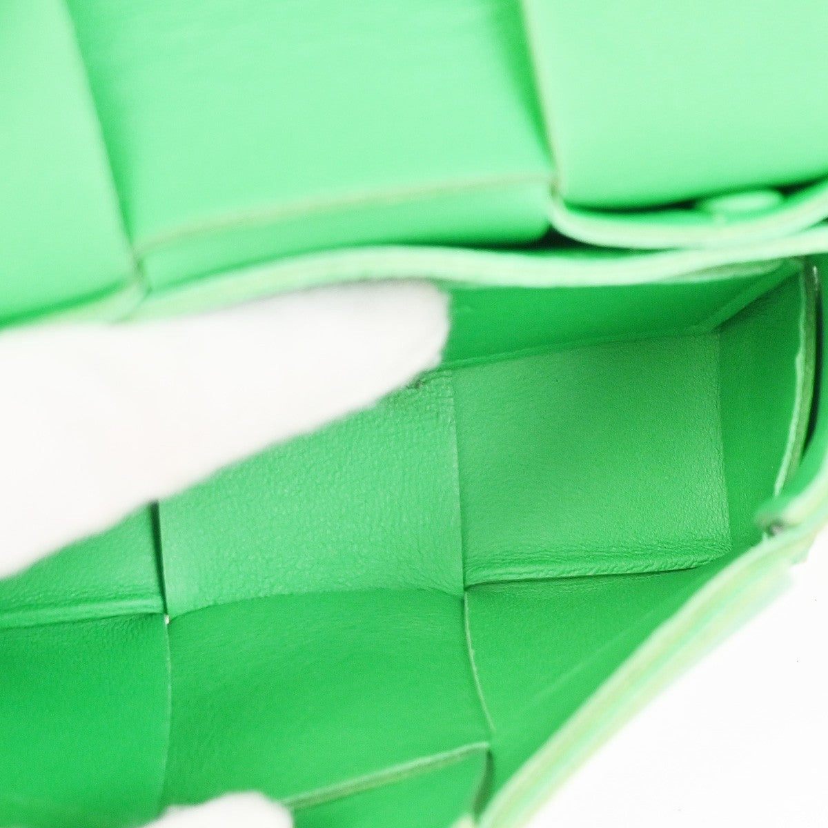 Bottega Veneta Cassette Crossbody Bag Maxi Intrecciato Leather Green Leather Shoulder Bag Bag (Pre-Owned)