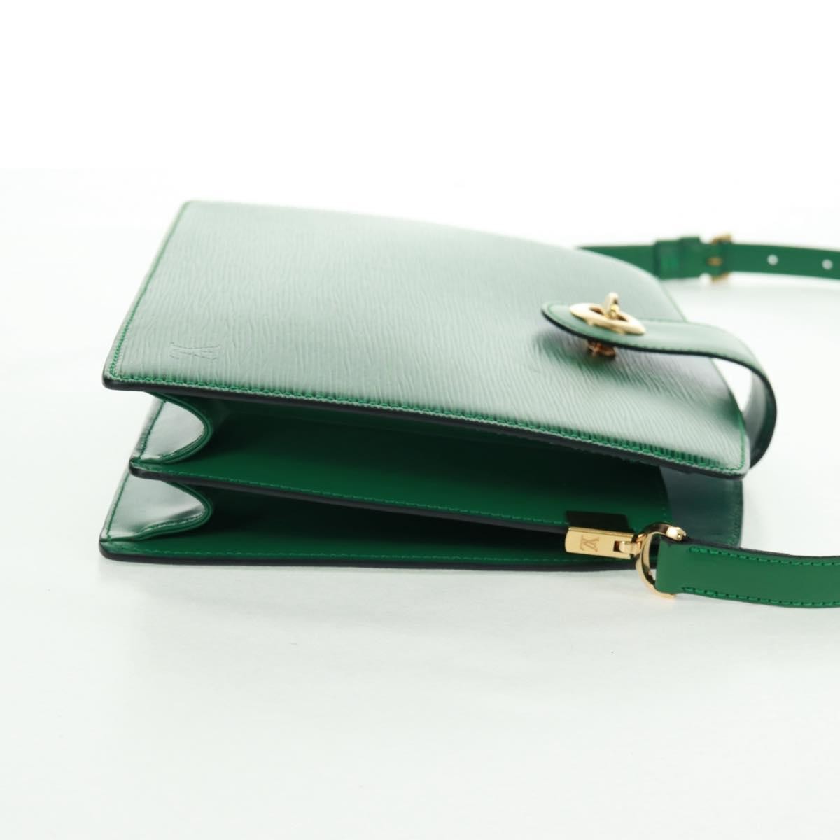 Louis Vuitton Capucines Shoulder Bag Epi Leather Green Leather Shoulder Bag Bag (Pre-Owned)