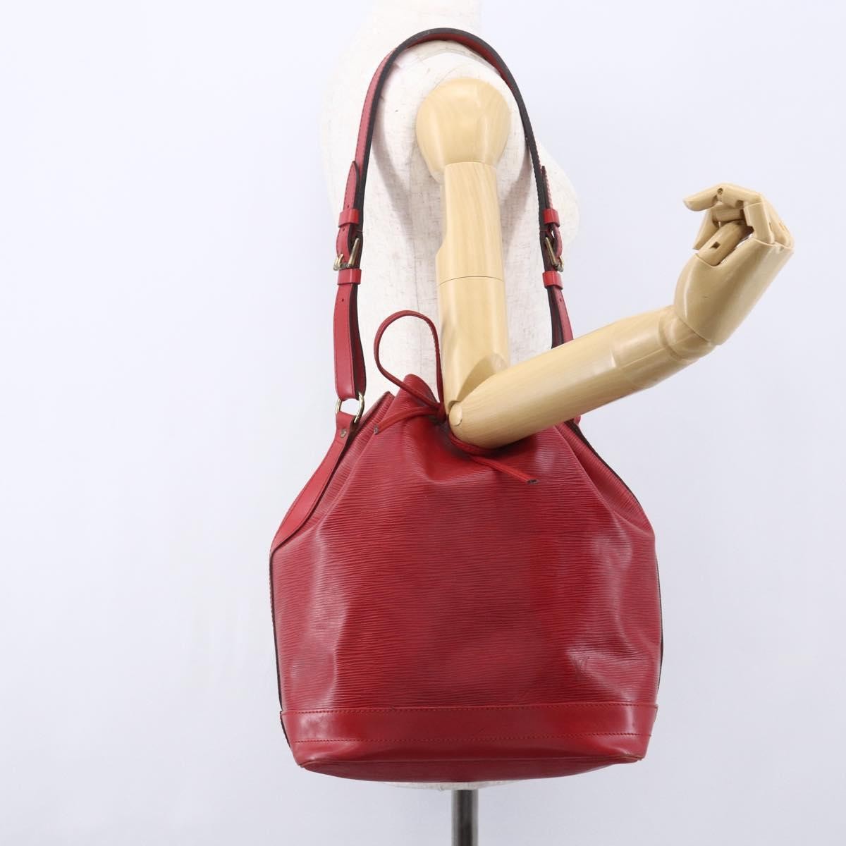 Louis Vuitton Noe Shoulder Bag Leather Red Leather Shoulder Bag Bag (Pre-Owned)
