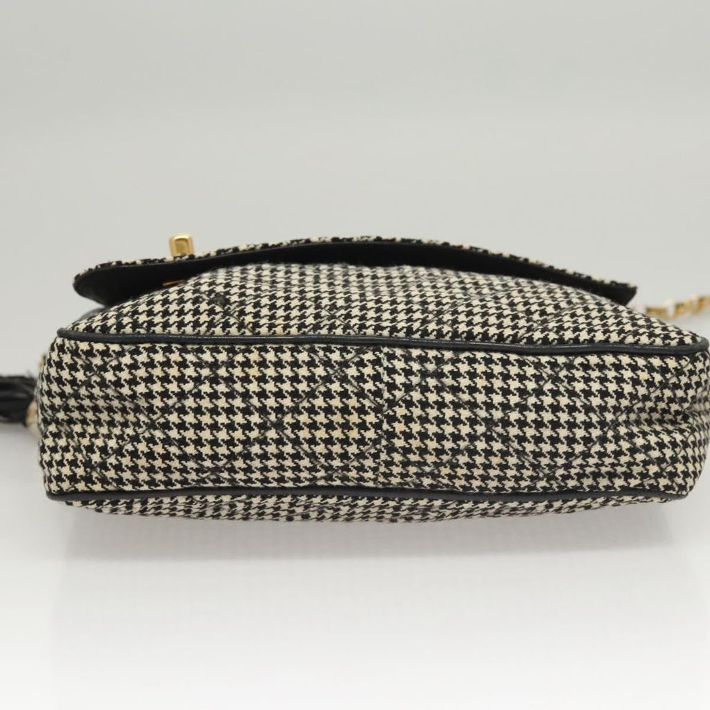 Chanel Vintage Front Pocket Camera Bag Canvas White Canvas Shoulder Bag Bag (Pre-Owned)