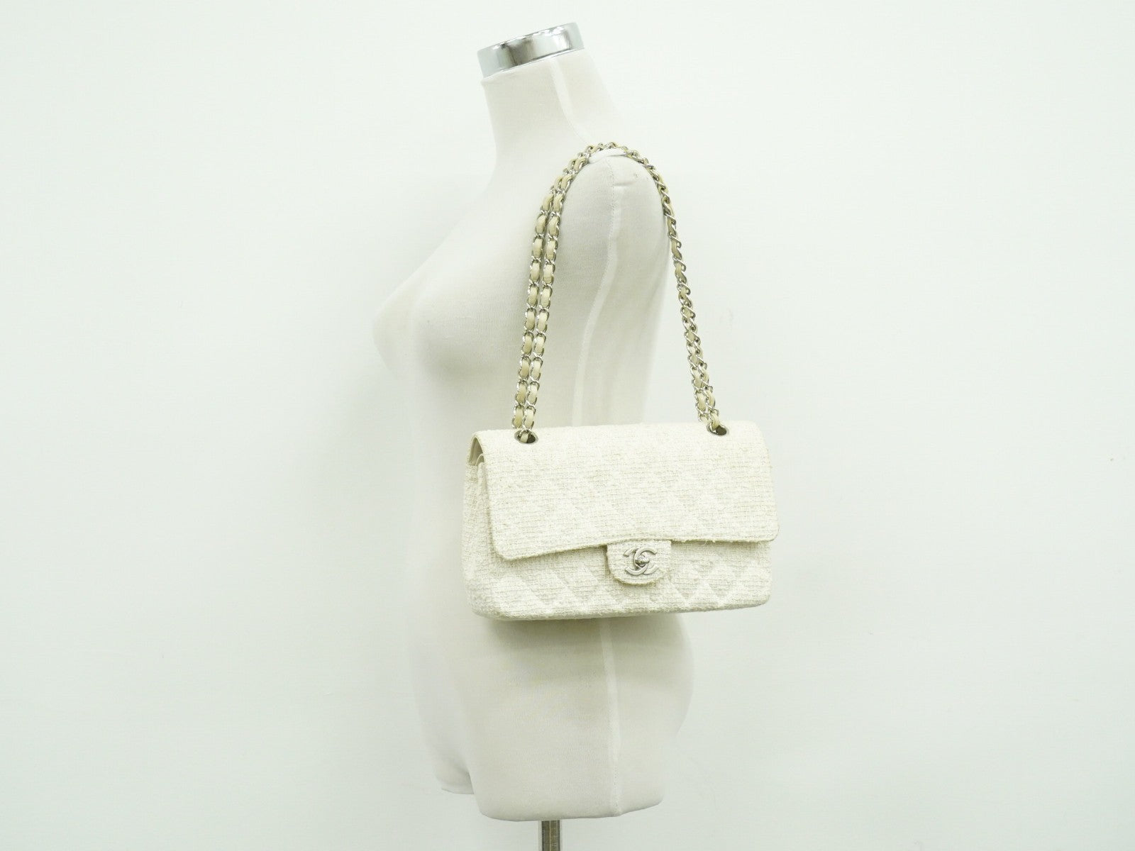 Chanel Timeless - Classic Double Flap Bag Quilted Tweed White Tweed Handbag (Pre-Owned)