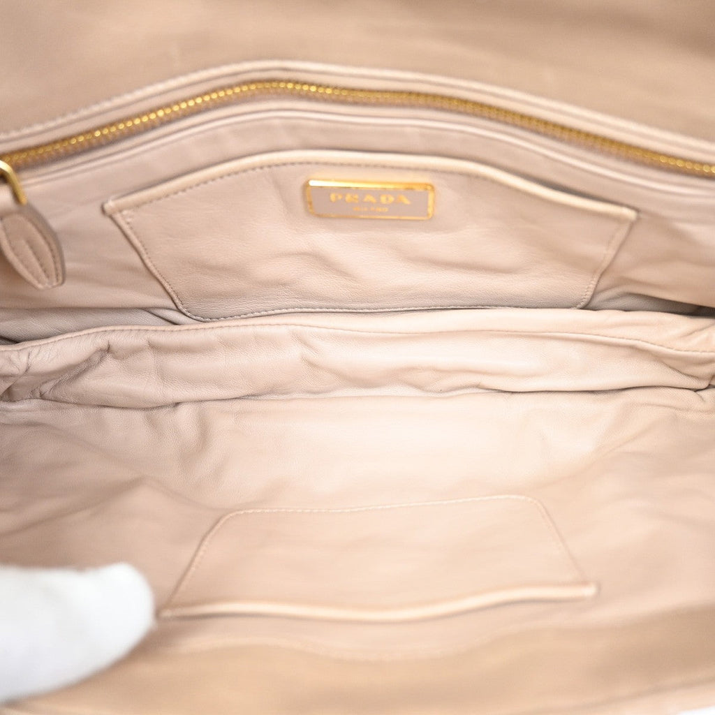 Prada Turnlock Shoulder Bag Nappa Gaufre Beige Leather Shoulder Bag Bag (Pre-Owned)