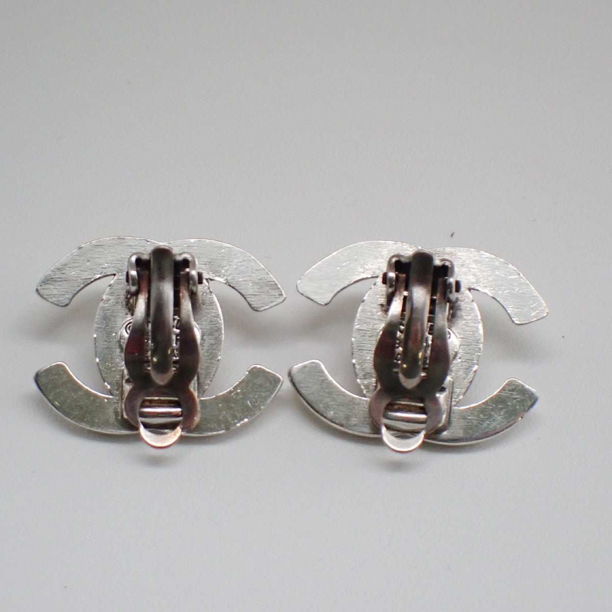 Chanel Cc Turnlock Clip-On Earrings Metal Silver Silver_Plated Earrings Jewelry (Pre-Owned)