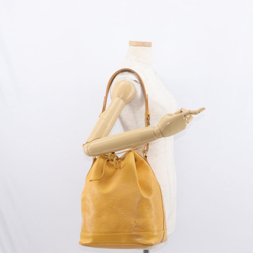 Louis Vuitton Noe Handbag Epi Leather Yellow Leather Shoulder Bag Bag (Pre-Owned)