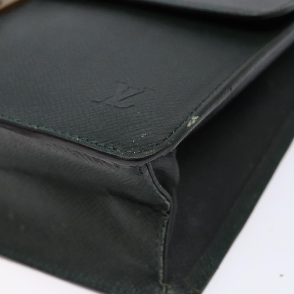 Louis Vuitton Kourad Pouch Taiga Green Leather Clutche & Pouche Bag (Pre-Owned)