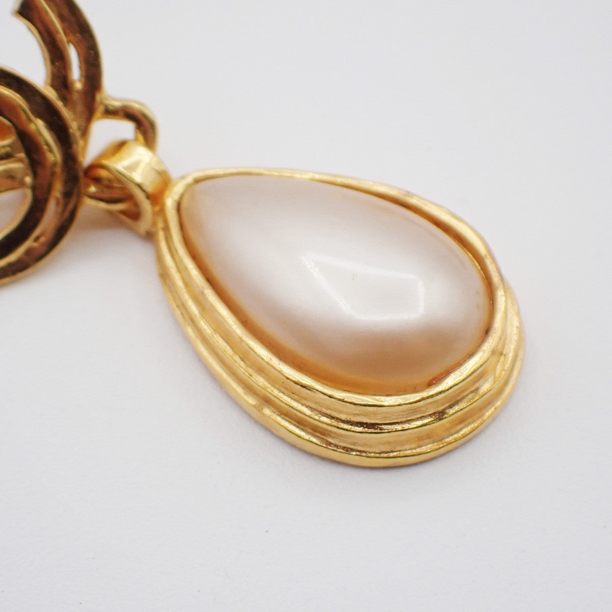 Chanel Cc Teardrop Earrings Metal With Faux Pearl Gold Gold_Plated Earrings Jewelry (Pre-Owned)
