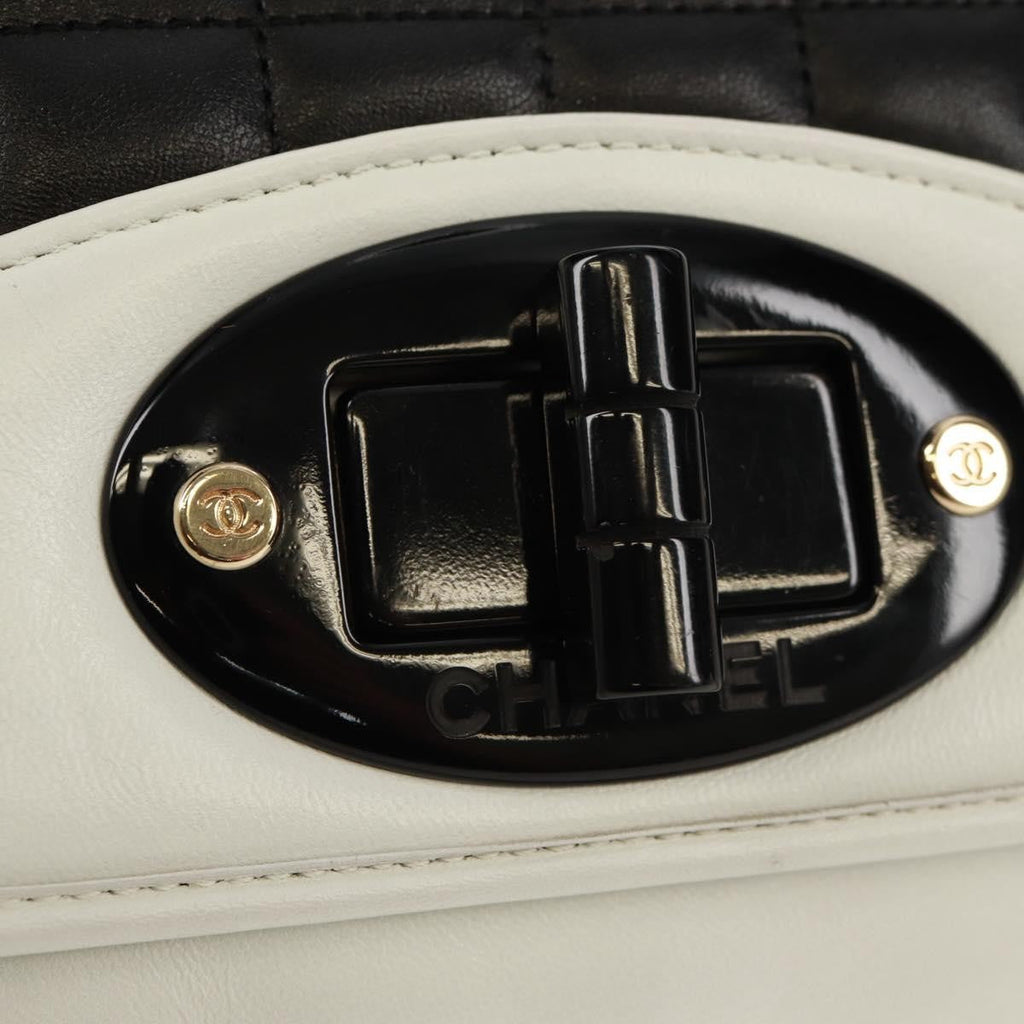 Chanel Chocolate Bar Mademoiselle Shoulder Bag Quilted Lambskin Black Leather Shoulder Bag Bag (Pre-Owned)