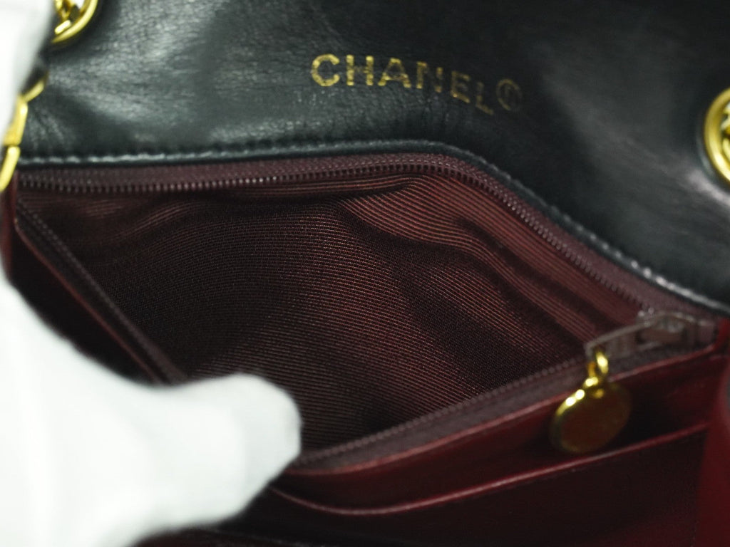 Chanel Vintage Square Classic Single Flap Bag Quilted Leather Black Leather Handbag (Pre-Owned)
