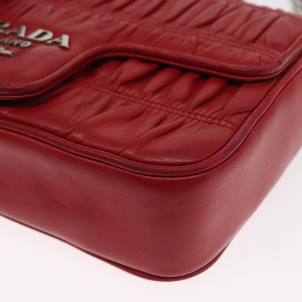 Prada Gaufre Chain Flap Shoulder Bag Nappa Leather Red Leather Shoulder Bag Bag (Pre-Owned)