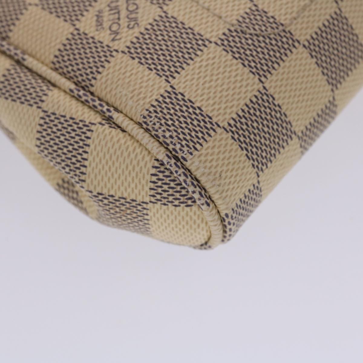 Louis Vuitton Favorite Handbag Damier White Canvas Clutche & Pouche Bag (Pre-Owned)