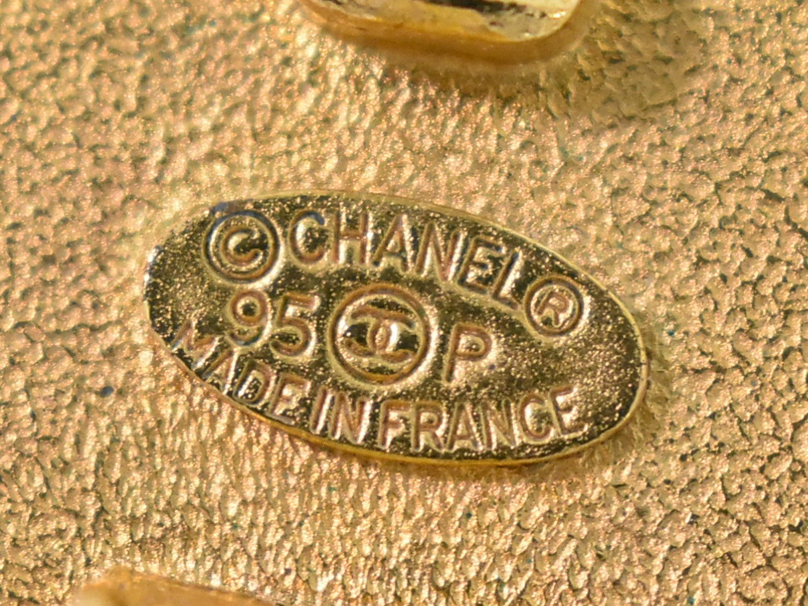 Chanel Cc Hoop Clip-On Earrings Crystal Embellished Metal Gold Gold_Plated Earrings Jewelry (Pre-Owned)
