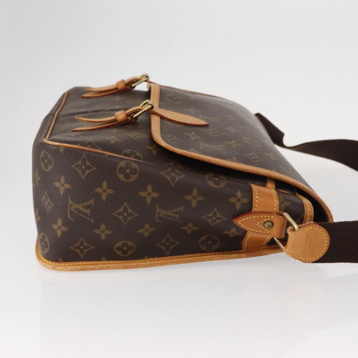 Louis Vuitton Sac Gibeciere Messenger Bag Monogram Canvas Brown Canvas Shoulder Bag Bag (Pre-Owned)