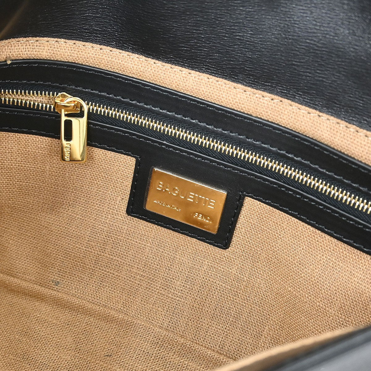 Fendi Baguette Bag Leather Black Leather Shoulder Bag Bag (Pre-Owned)