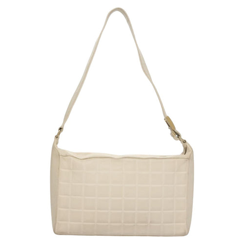 Chanel Chocolate Bar Cc Shoulder Bag Quilted Leather White Leather Shoulder Bag Bag (Pre-Owned)