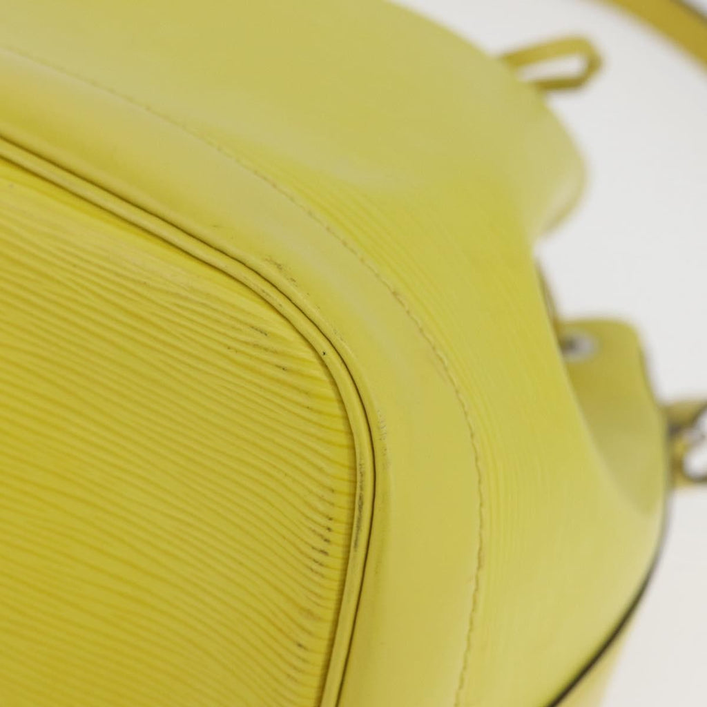 Louis Vuitton Petit Noe Handbag Epi Leather Green Leather Handbag (Pre-Owned)